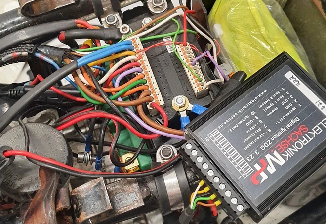 mo.unit blue cable spaghetti